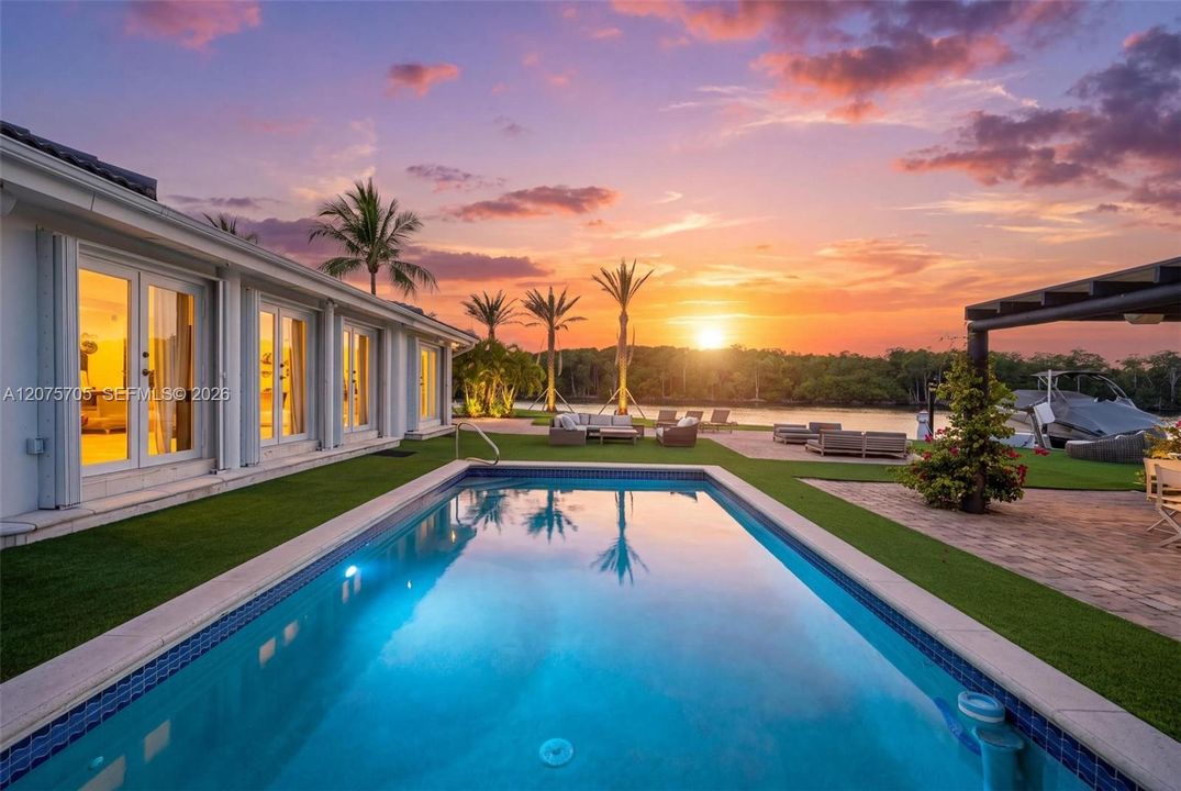 For Sale: $11,999,000 (4 beds, 3 baths, 2426 Square Feet)