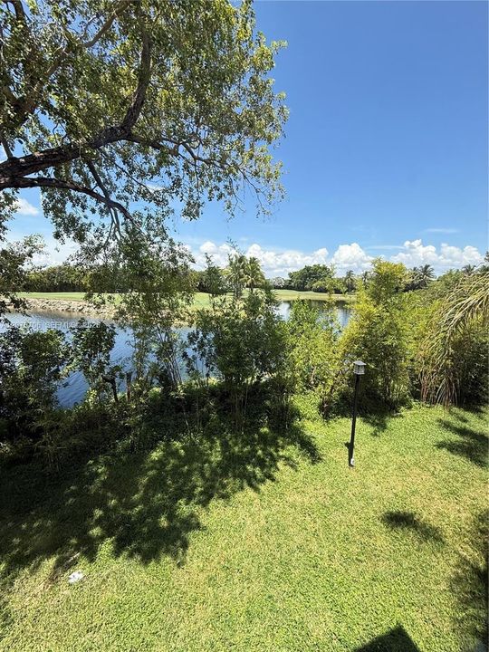For Rent: $2,650 (2 beds, 2 baths, 1128 Square Feet)