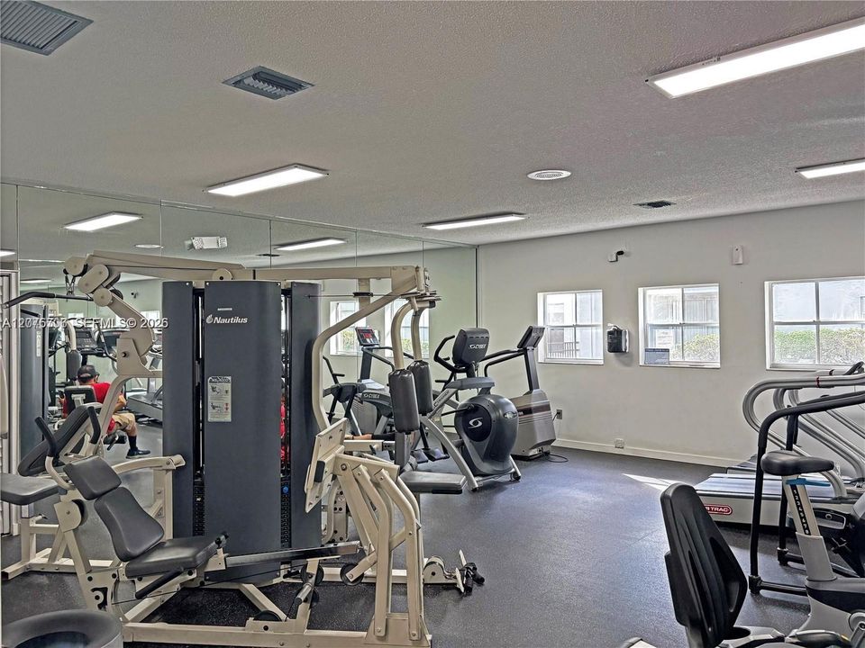 For Rent: $2,650 (2 beds, 2 baths, 1128 Square Feet)