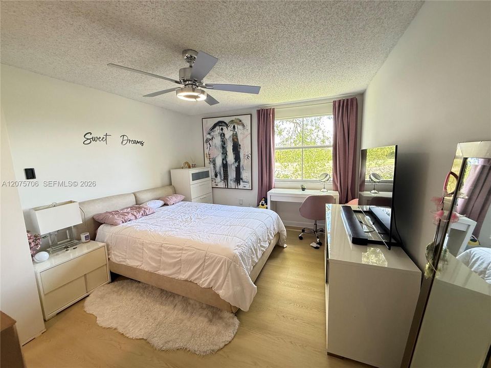 For Rent: $2,650 (2 beds, 2 baths, 1128 Square Feet)