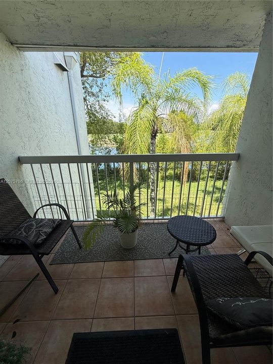 For Rent: $2,650 (2 beds, 2 baths, 1128 Square Feet)