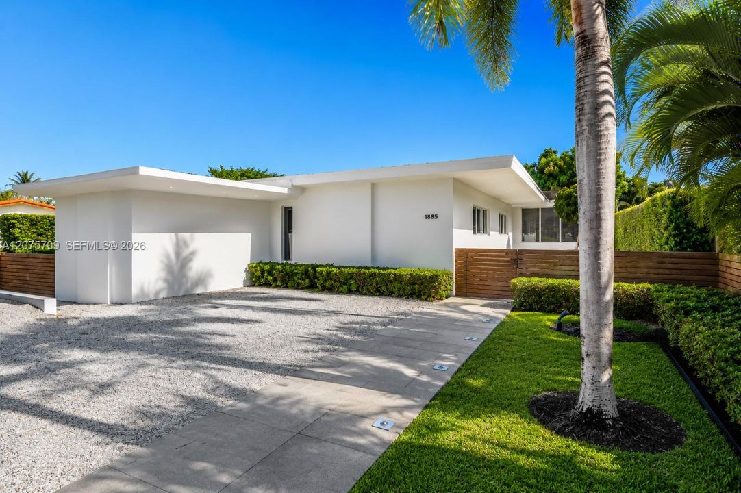 For Sale: $3,800,000 (3 beds, 2 baths, 2760 Square Feet)
