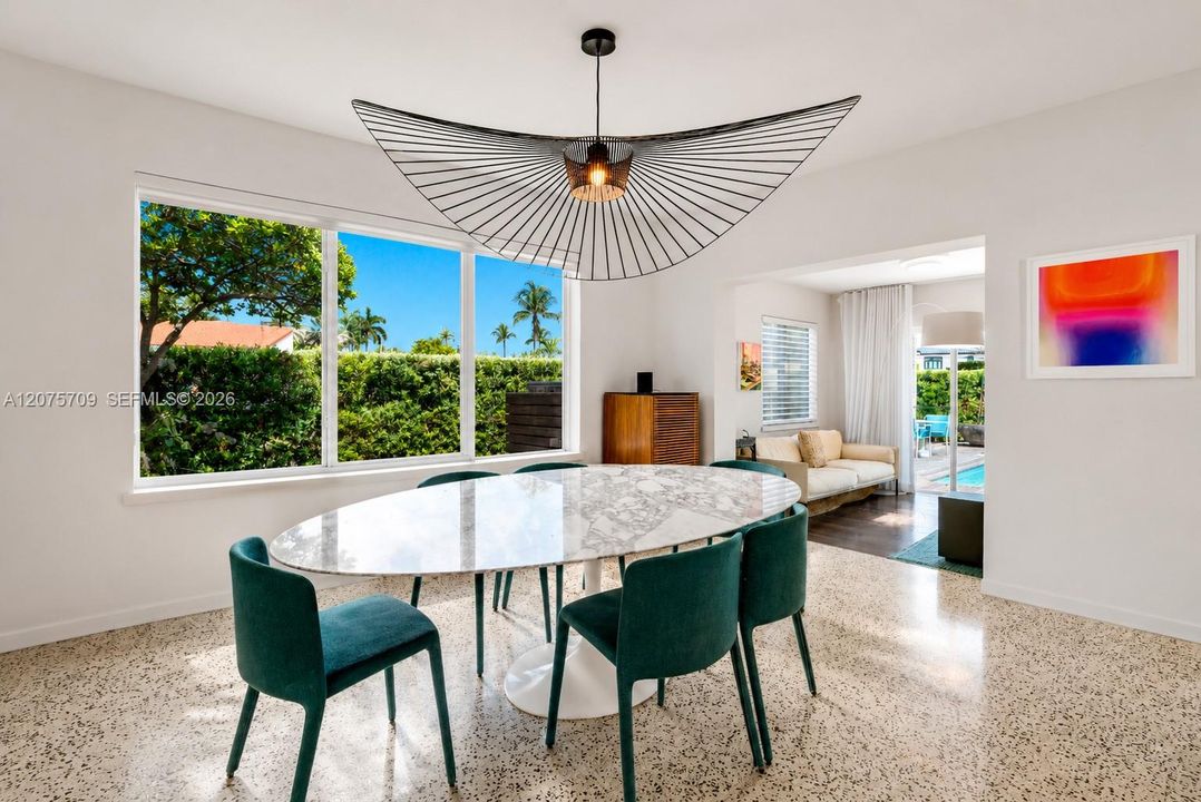 For Sale: $3,800,000 (3 beds, 2 baths, 2760 Square Feet)