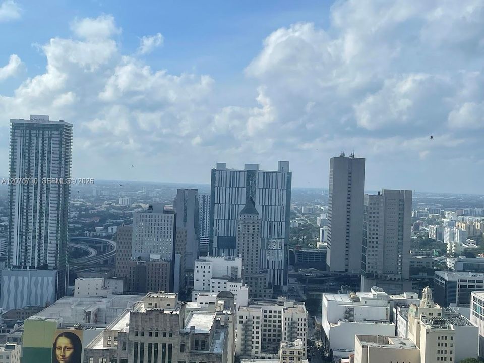 For Sale: $445,000 (1 beds, 1 baths, 845 Square Feet)