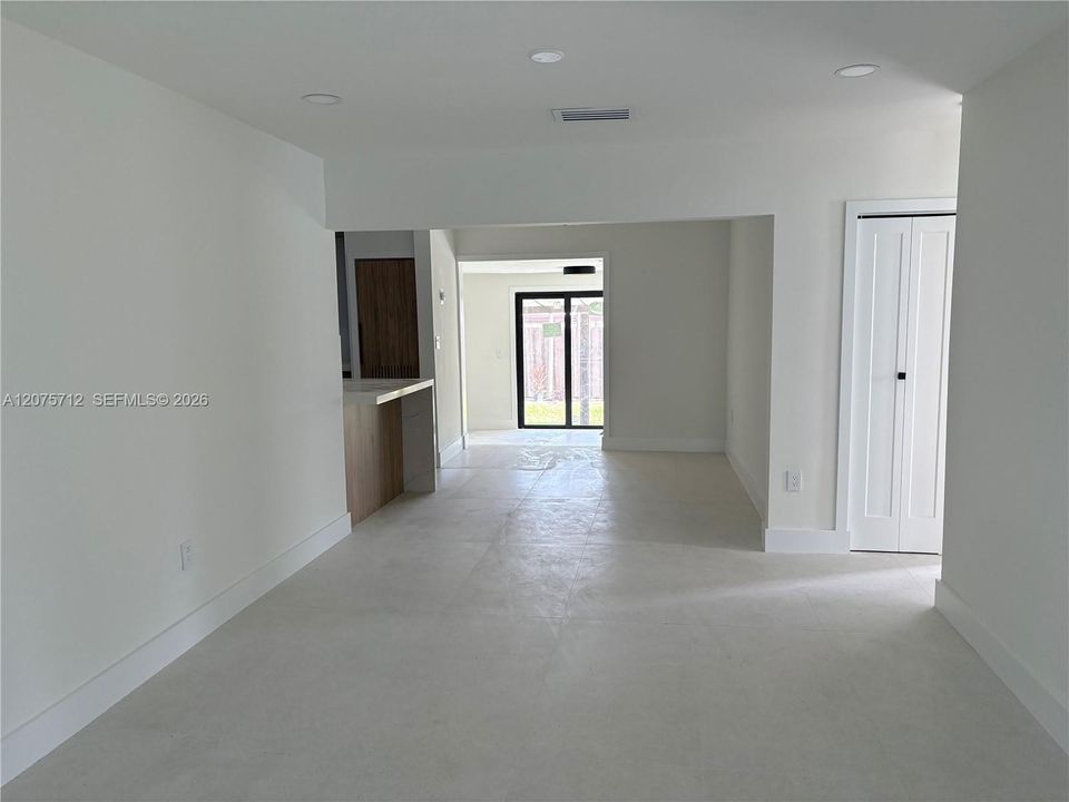 En Venta: $869,000 (2 camas, 2 baños, 1190 Pies cuadrados)