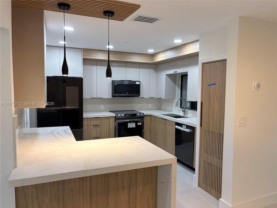En Venta: $869,000 (2 camas, 2 baños, 1190 Pies cuadrados)