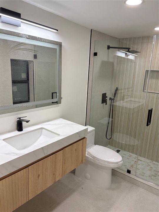 En Venta: $869,000 (2 camas, 2 baños, 1190 Pies cuadrados)