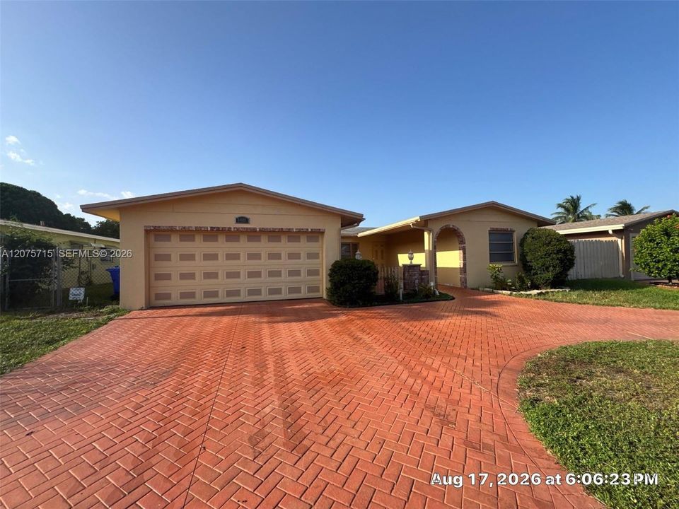 For Sale: $589,900 (4 beds, 2 baths, 1949 Square Feet)