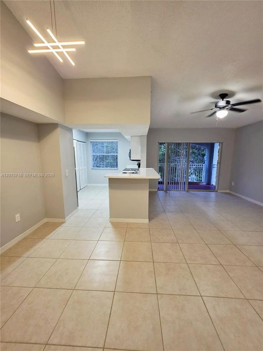 For Rent: $2,400 (2 beds, 2 baths, 1091 Square Feet)