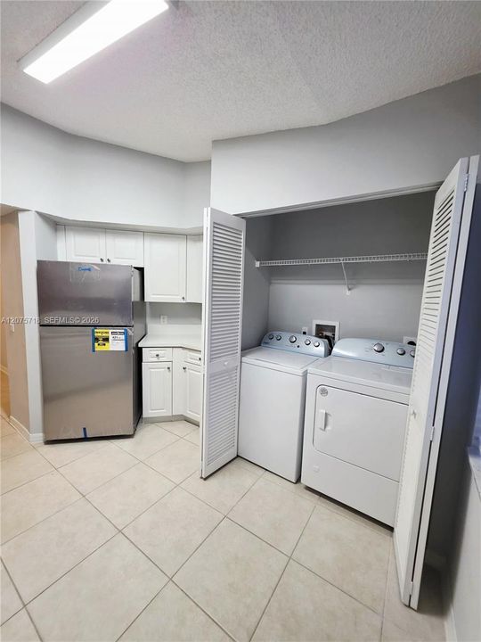 For Rent: $2,400 (2 beds, 2 baths, 1091 Square Feet)
