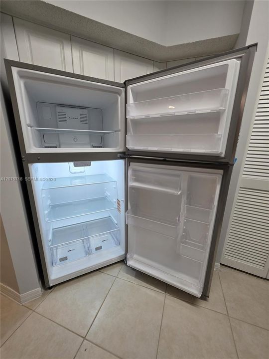 For Rent: $2,400 (2 beds, 2 baths, 1091 Square Feet)