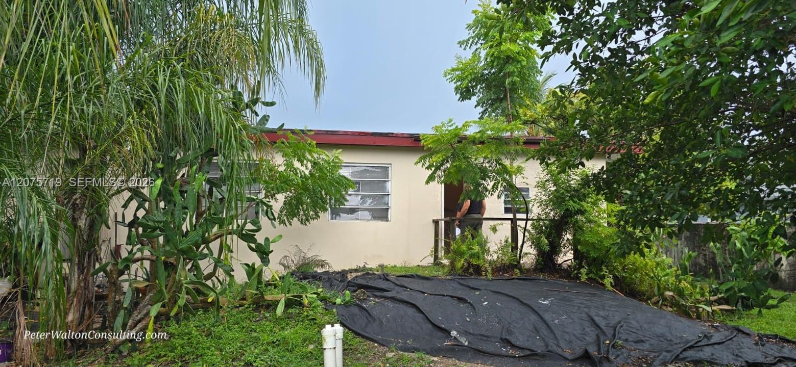 For Sale: $899,000 (8 beds, 7 baths, 2994 Square Feet)