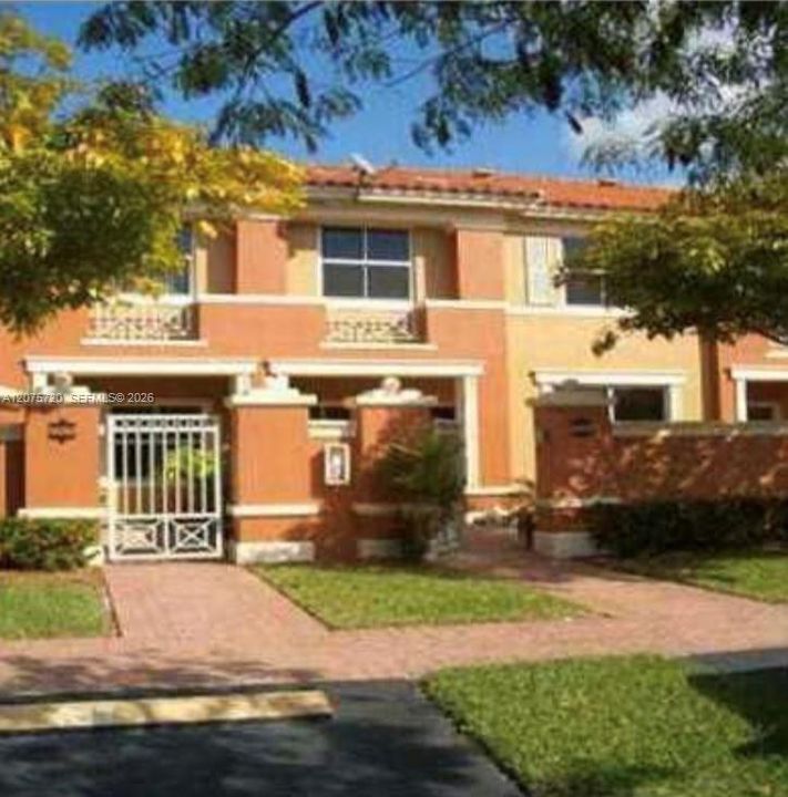 For Rent: $2,700 (2 beds, 2 baths, 980 Square Feet)