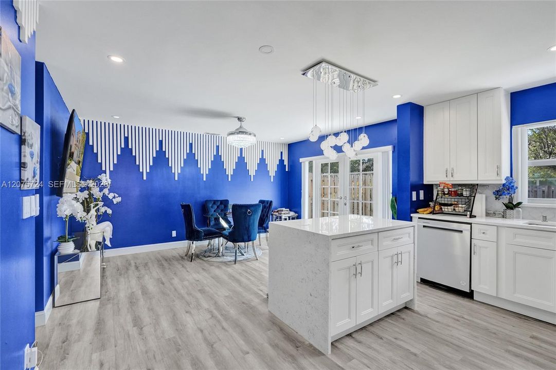 На продажу: $499,999 (3 спален, 2 ванн, 1685 Квадратных фут)