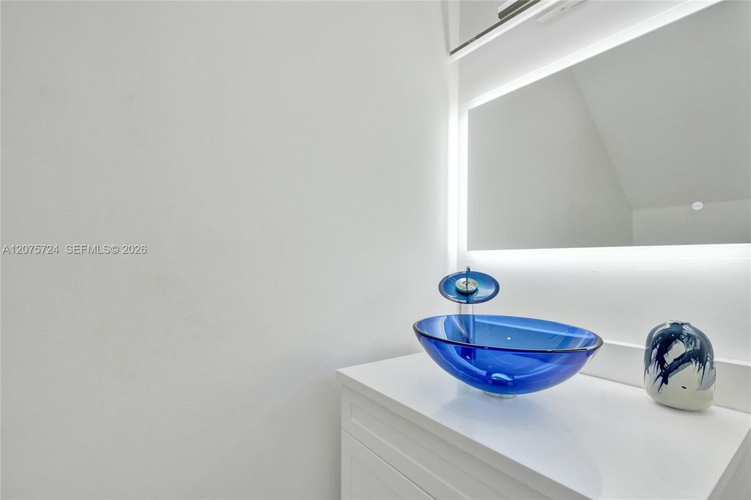 На продажу: $499,999 (3 спален, 2 ванн, 1685 Квадратных фут)