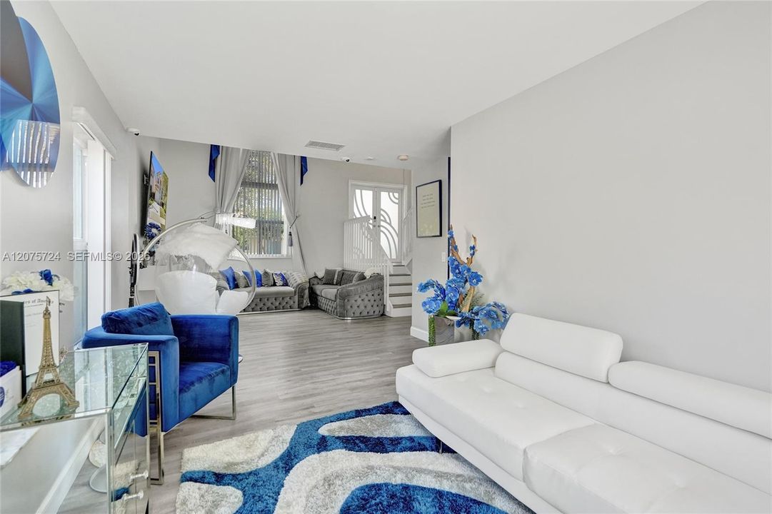 На продажу: $499,999 (3 спален, 2 ванн, 1685 Квадратных фут)