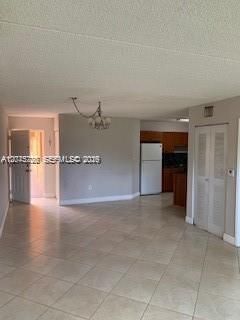 For Rent: $1,800 (1 beds, 1 baths, 749 Square Feet)