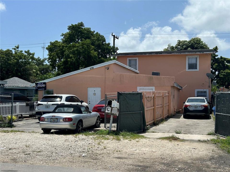 For Sale: $595,000 (0 beds, 0 baths, 3832 Square Feet)