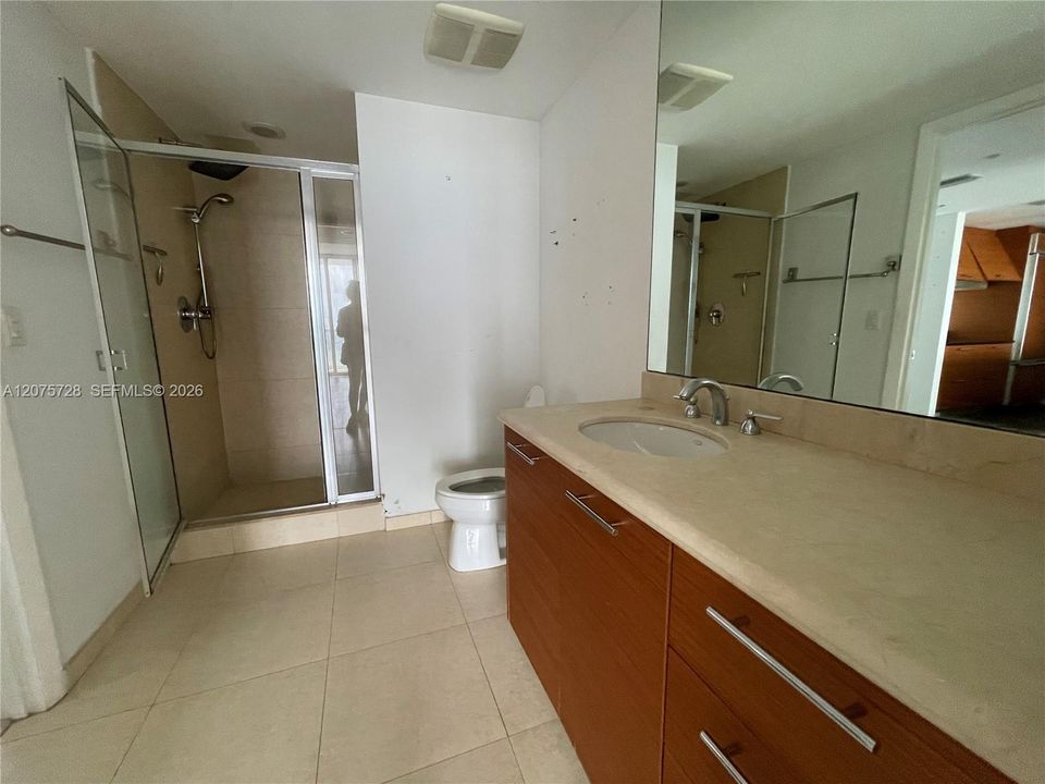 For Rent: $2,750 (1 beds, 1 baths, 845 Square Feet)