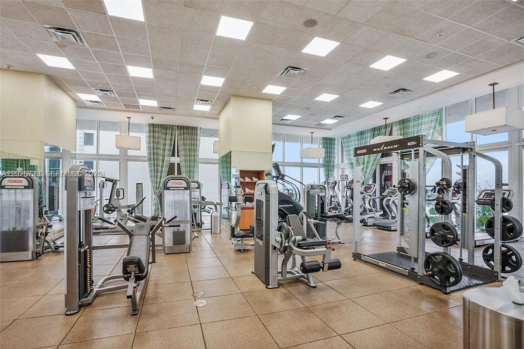 For Rent: $2,750 (1 beds, 1 baths, 845 Square Feet)