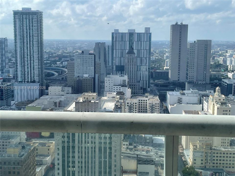 For Rent: $2,750 (1 beds, 1 baths, 845 Square Feet)