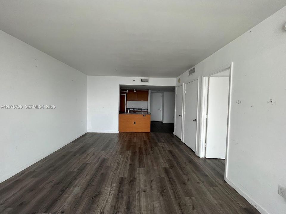 For Rent: $2,750 (1 beds, 1 baths, 845 Square Feet)
