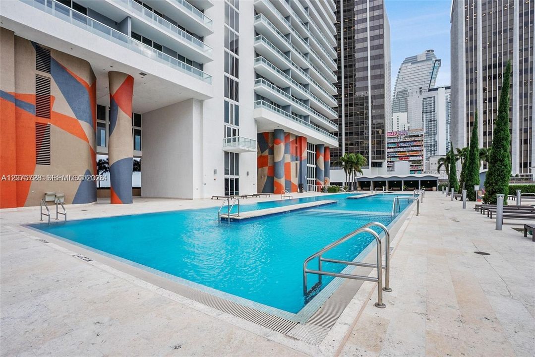 For Rent: $2,750 (1 beds, 1 baths, 845 Square Feet)
