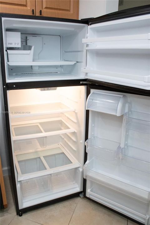 На продажу: $249,000 (1 спален, 1 ванн, 712 Квадратных фут)