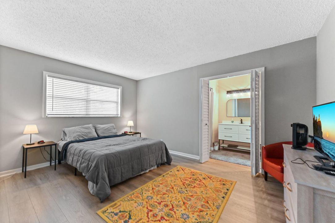 15 Bedroom 01