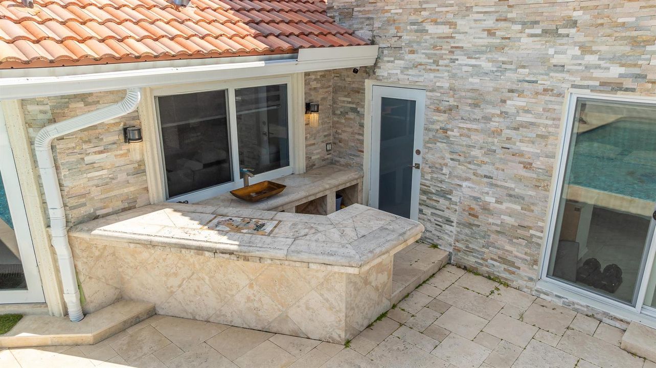 Outdoor bar