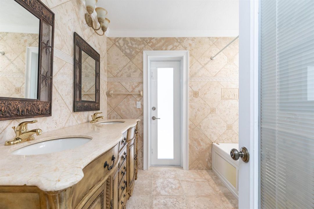 Bathroom2