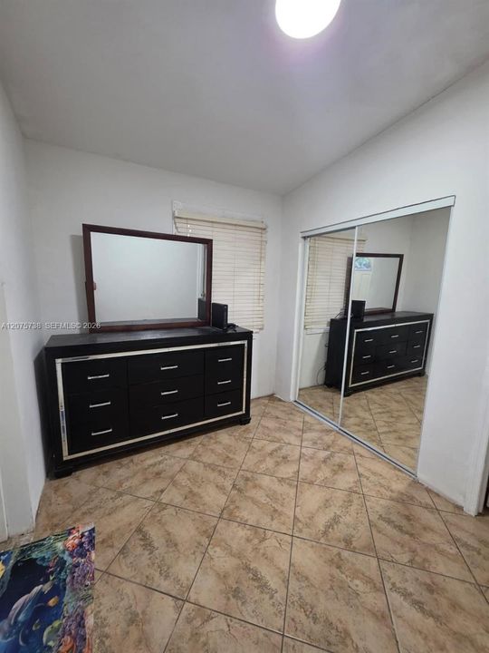 For Sale: $435,000 (3 beds, 2 baths, 844 Square Feet)