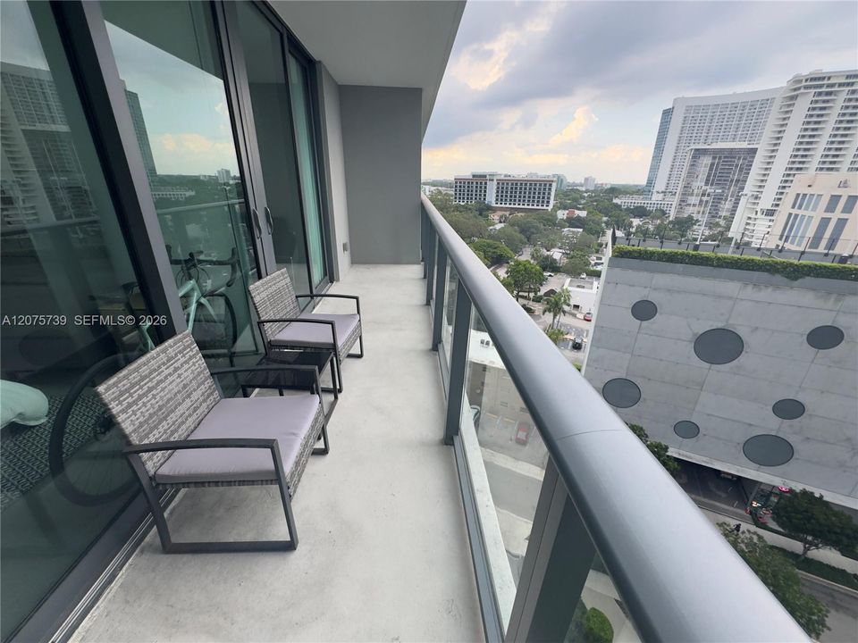 For Sale: $448,000 (1 beds, 1 baths, 622 Square Feet)