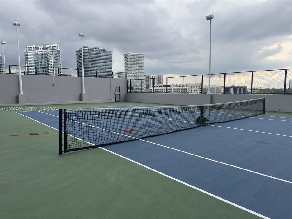 For Sale: $448,000 (1 beds, 1 baths, 622 Square Feet)