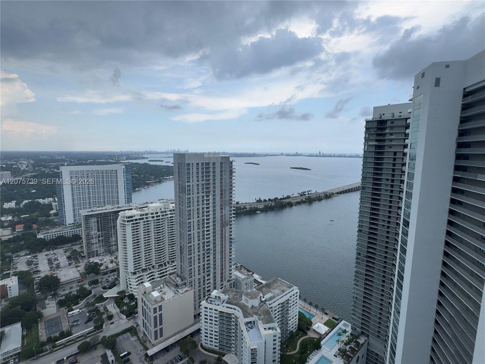 For Sale: $448,000 (1 beds, 1 baths, 622 Square Feet)