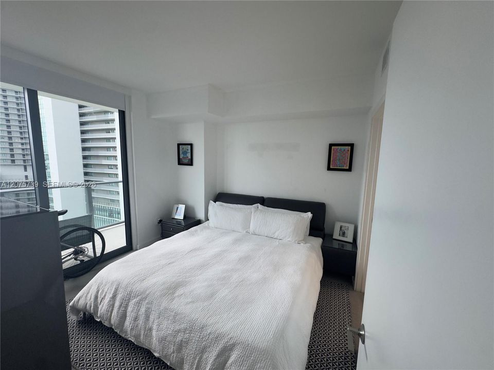 For Sale: $448,000 (1 beds, 1 baths, 622 Square Feet)