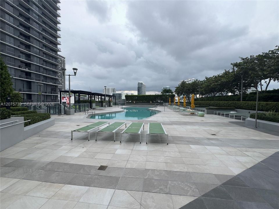 For Sale: $448,000 (1 beds, 1 baths, 622 Square Feet)