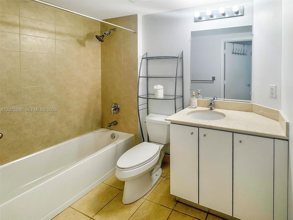 For Rent: $2,200 (1 beds, 1 baths, 657 Square Feet)