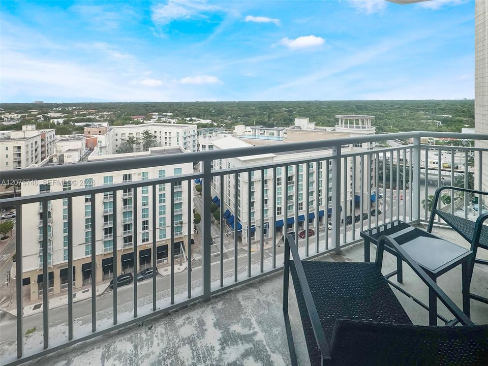 For Rent: $2,200 (1 beds, 1 baths, 657 Square Feet)