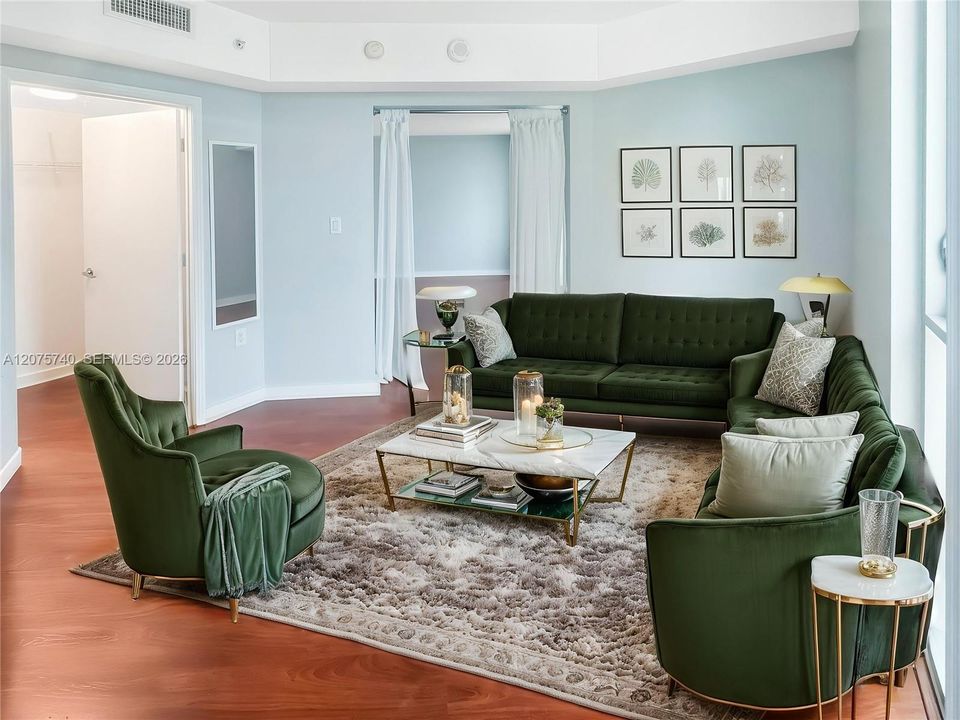 For Rent: $2,200 (1 beds, 1 baths, 657 Square Feet)