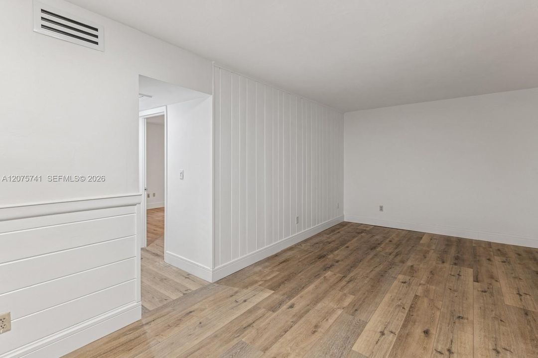 For Sale: $459,000 (1 beds, 1 baths, 608 Square Feet)