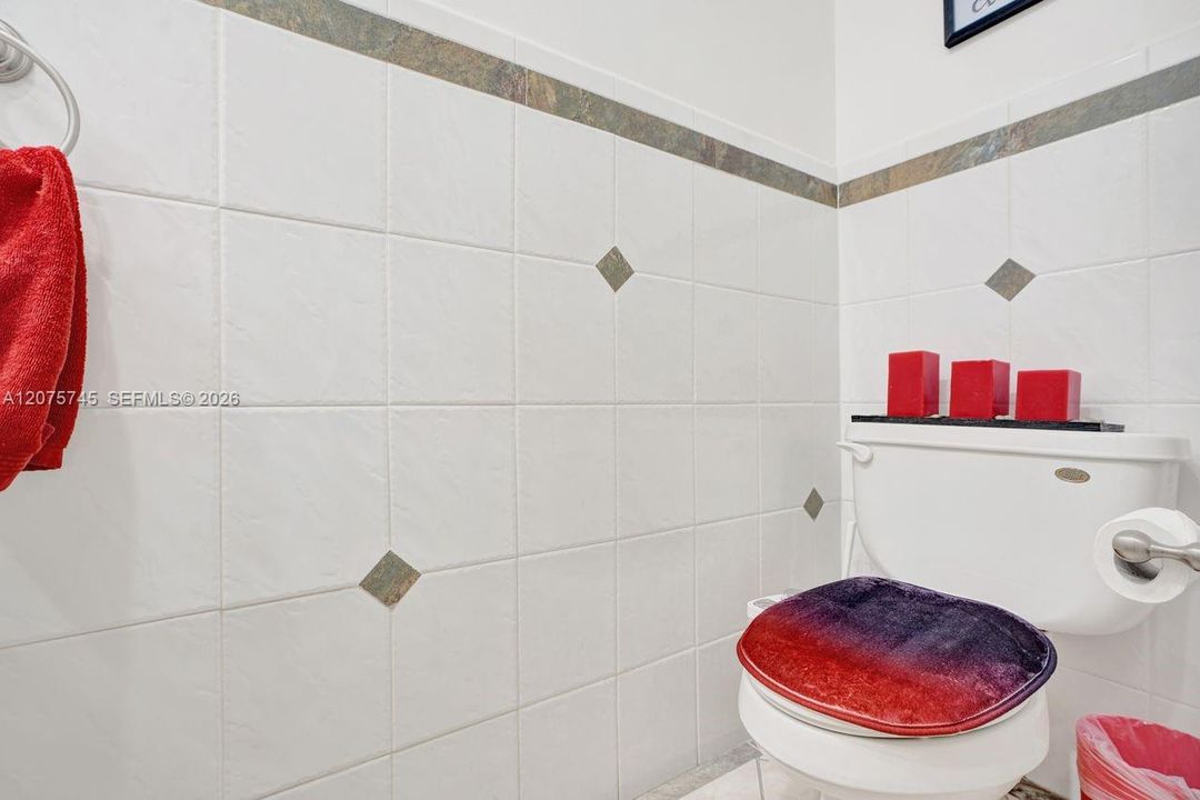 En Venta: $355,000 (2 camas, 2 baños, 1300 Pies cuadrados)