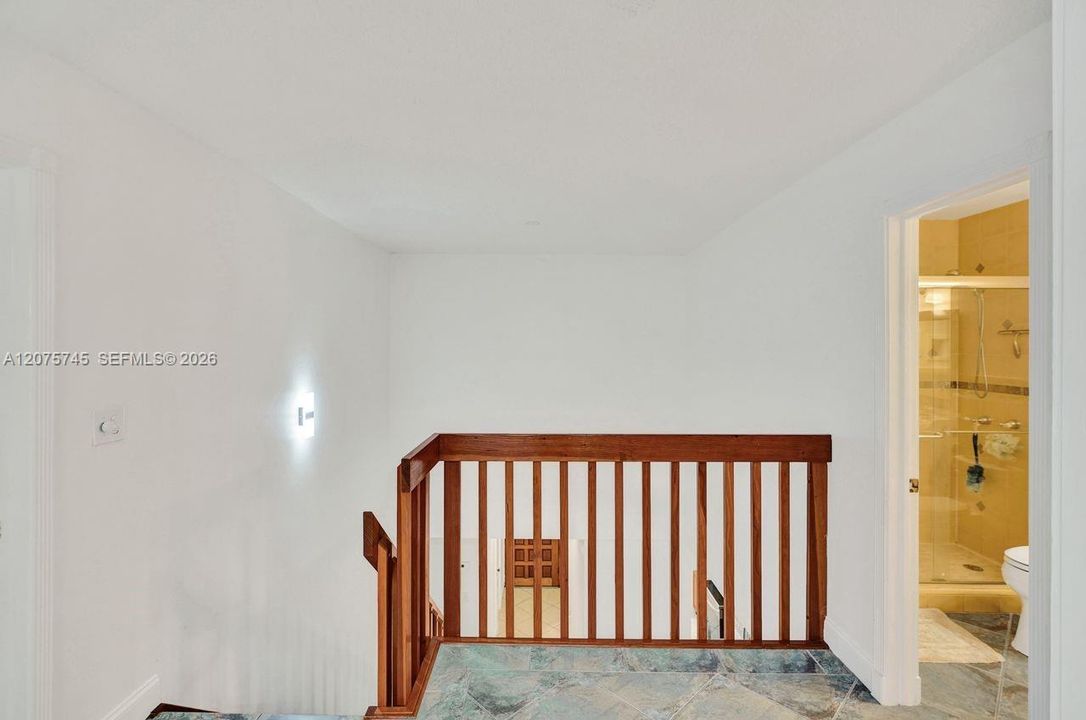 En Venta: $355,000 (2 camas, 2 baños, 1300 Pies cuadrados)