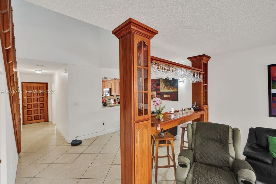 En Venta: $355,000 (2 camas, 2 baños, 1300 Pies cuadrados)