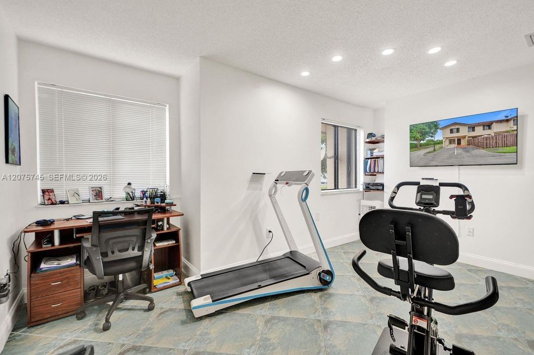 En Venta: $355,000 (2 camas, 2 baños, 1300 Pies cuadrados)