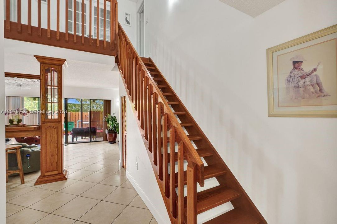 En Venta: $355,000 (2 camas, 2 baños, 1300 Pies cuadrados)