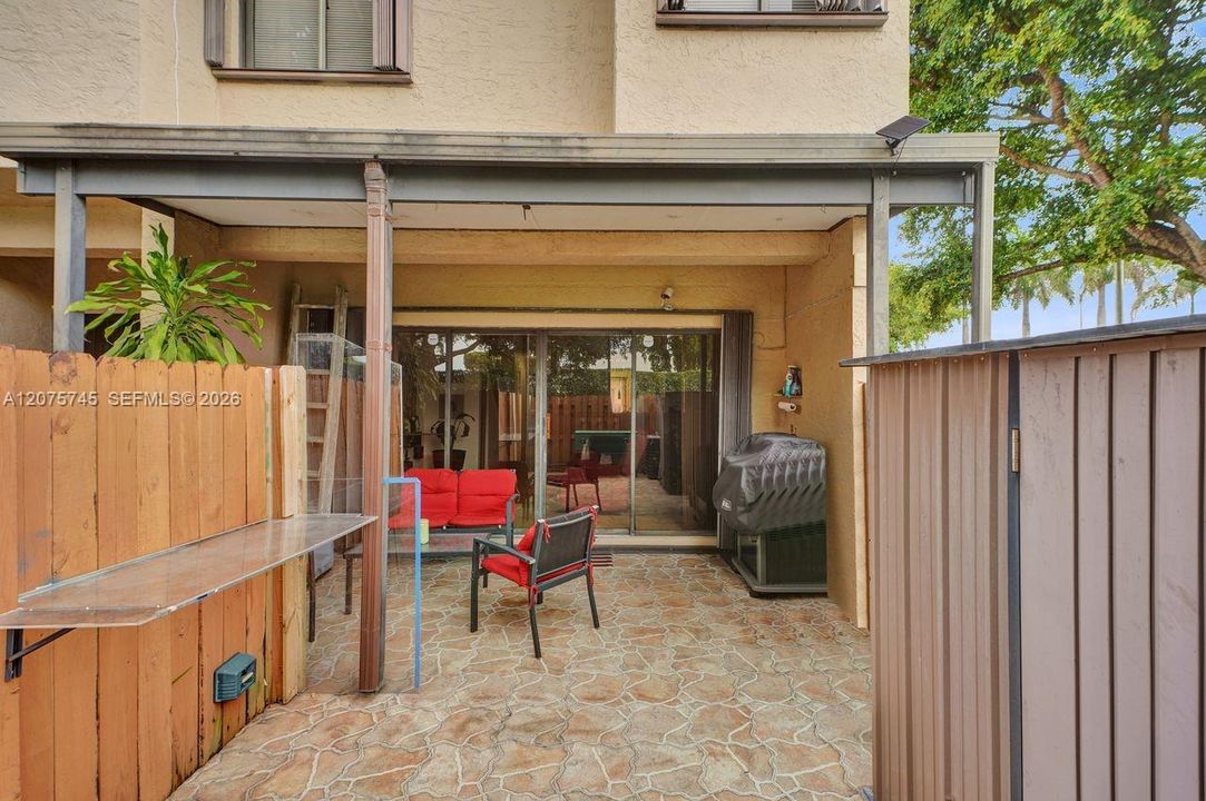 En Venta: $355,000 (2 camas, 2 baños, 1300 Pies cuadrados)