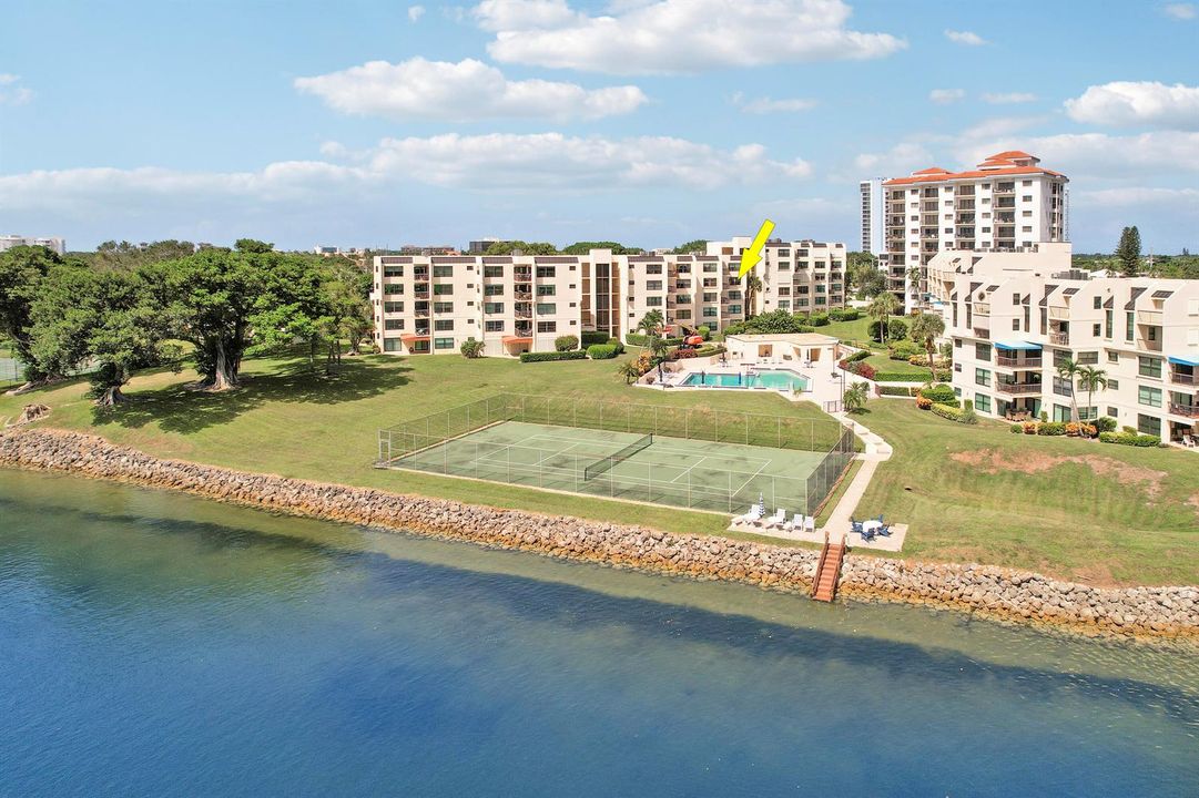 372 Golfview Rd 403
