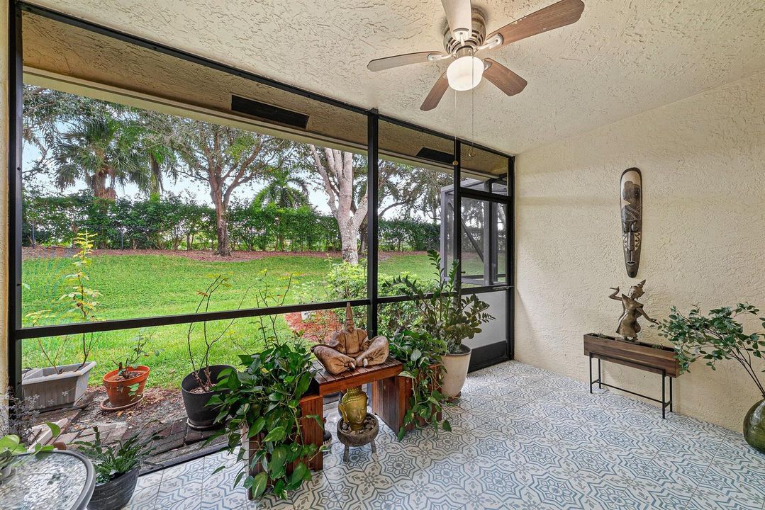 028-9444SwanseaLane-WestPalmBeach-FL-334