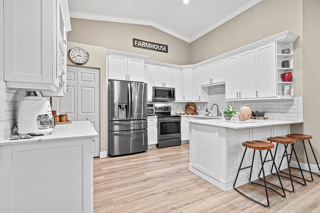 010-9444SwanseaLane-WestPalmBeach-FL-334